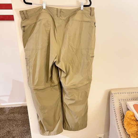 LL Bean tan color reversible men’s cargo pants - Picture 4 of 7